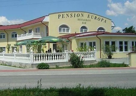 Penzion Europa Diakovce Exterior foto
