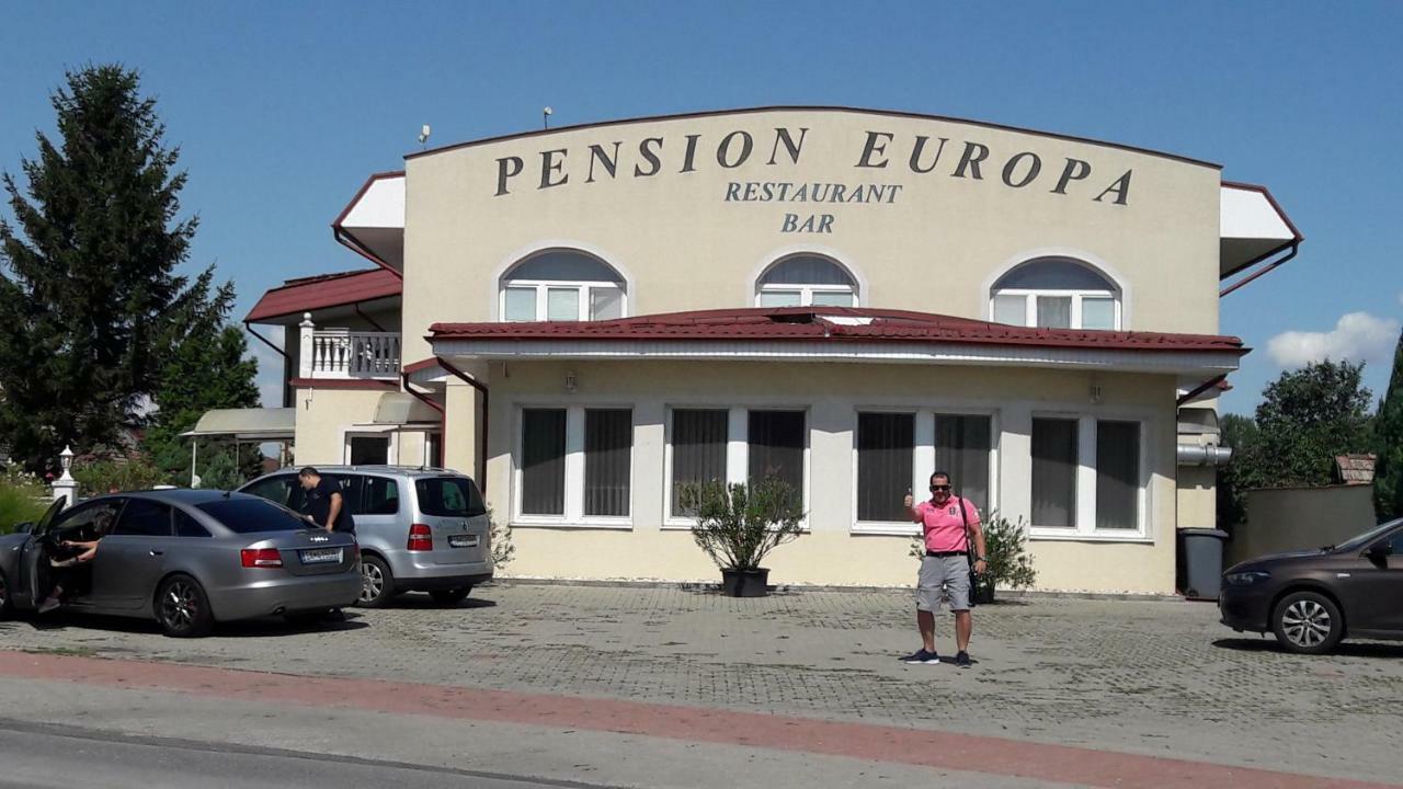 Penzion Europa Diakovce Exterior foto