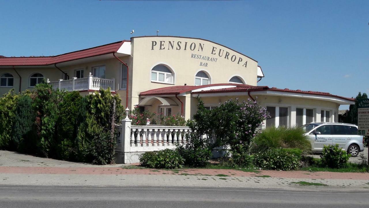 Penzion Europa Diakovce Exterior foto